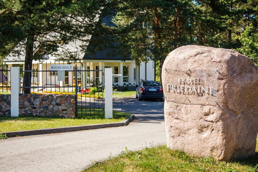 Priedaine Hotel คราซลาวา ภายนอก รูปภาพ